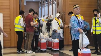 Ministry Of Religion Departs 393 Candidates For Hajj First Cluster Of Jakarta Embarkation