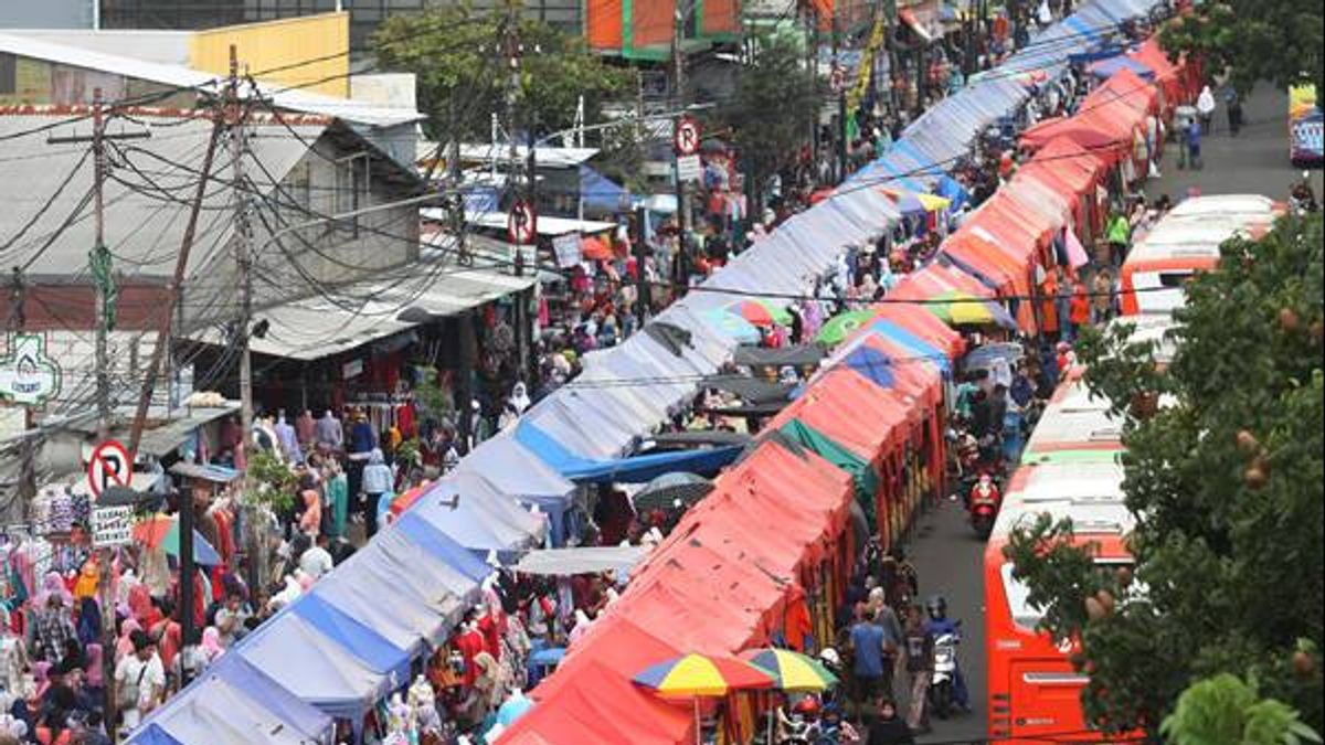 City Government Affirms Street Vendors In Bandung Are Prohibited From Operating In The Red Zone, Including Places Of Worship