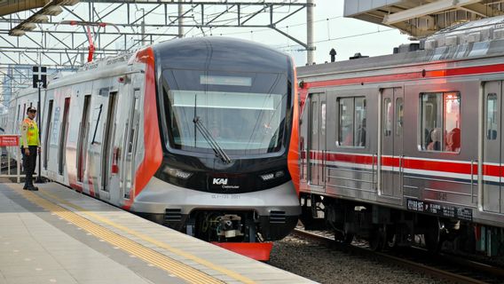 KAI Commuter Operasikan 5 Rangkaian KRL Baru CLI-125 untuk Layani Warga Jabodetabek