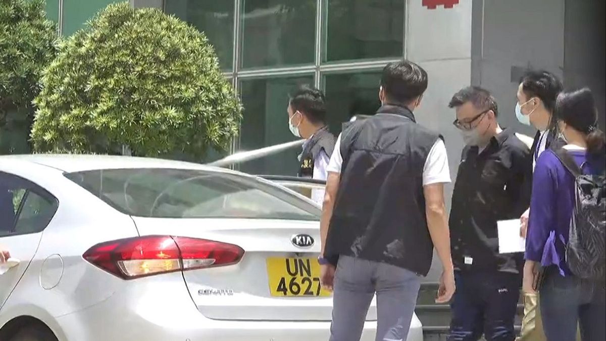 Hong Kong Police Set Apple Daily Office As Crime Scene And Seize USD 2.3 Million In Assets