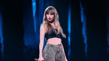 Short Romance, Taylor Swift And Badminton Reportedly Break Up