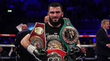 Want To Tand UP Against Dimitri Bivol? Artur Beterbiev Must Join Callum Smith First