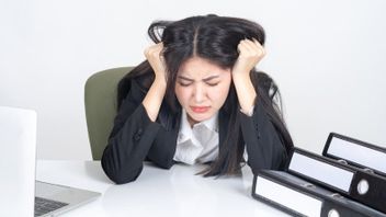 Nyaman Membunuh, Ketika Job Hugging Jadi Perangkap Manis Pekerjaan