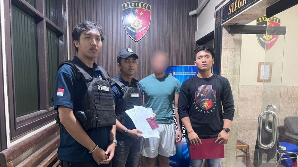 Polres Minta Imigrasi Deportasi Bule Italia Bikin Onar Lawan Polisi Saat Ditilang di Denpasar