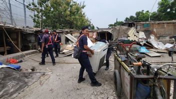 Together Near The JIS It Was Dismantled, Deputy Governor Riza Asked The Acting Governor Of DKI To Relocation Residents