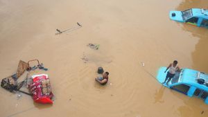Hujan Deras dalam 117 Tahun Terakhir, Banjir Melanda Kolkata India Tewaskan 8 Orang 