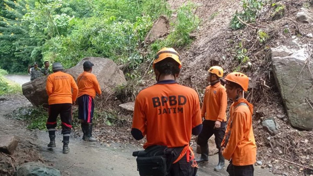 Landslide Disaster Closes Inter-Village Road Access Again In Jember