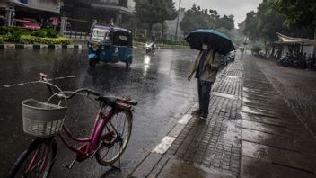 BMKG:今日のDKIジャカルタは朝から夕方まで雨が降っています