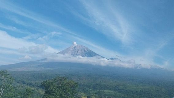 スメル山は8回噴火し、ルマジャンの住民は警戒したい