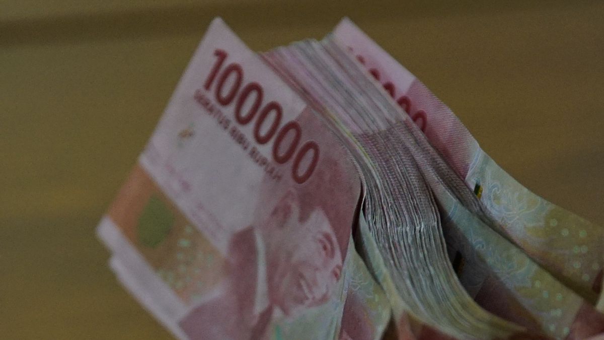 Tuesday Morning Rupiah Weakened To Approximately IDR 15,000 Per US Dollar