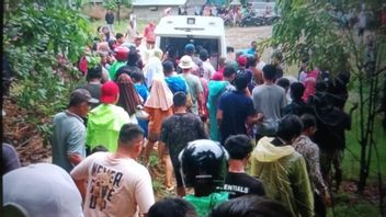Tragedi Longsor di Ranah Batahan, Warga Temukan Anak 14 Tahun Tak Bernyawa