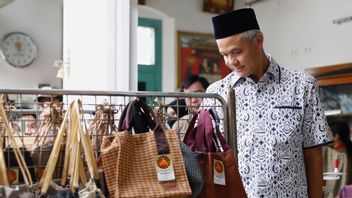 Charta Politika: Elektabilitas Rebound, Ganjar Pranowo Unggul Simulasi Tiga Nama Pasca Deklarasi