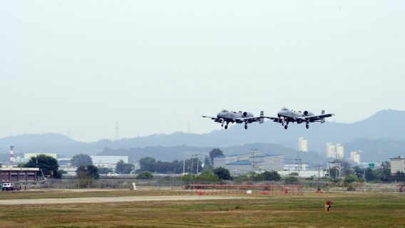 Warga Negara China Ditangkap Dua Kali karena Mengambil Foto Dekat Pangkalan Udara AS