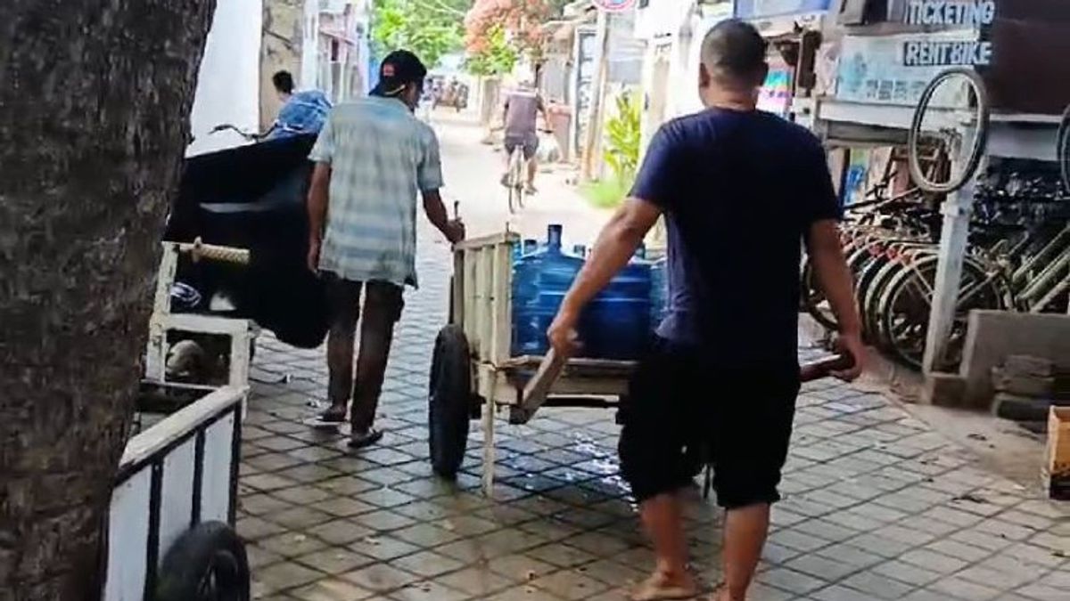 جاكرتا - تحقق الشرطة من أنشطة بيع المياه من الحفر غير القانوني لشركة WN الفرنسية في جيلي تراوانغان NTB
