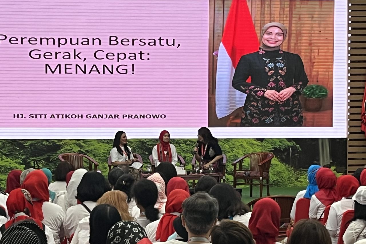 Rakornas PIJAR、Siti Atikohに出席: Ganjar-Mahfud Pro脆弱なグループ比較パスロン