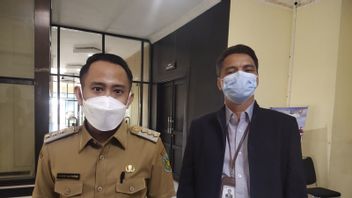 List Of COVID Vaccines Lures Crowds, Walkot Fairid Naparin Complained To The Ombudsman Of Central Kalimantan Alleging Maladministration