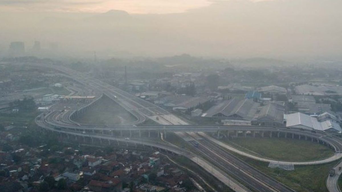 Polisi Sesuaikan Jumlah Pintu Tol Cileunyi Bandung Cegah Kemacetan Mudik Lebaran