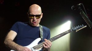 Joe Satriani, Sosok di Balik Bergabungnya Bumblefoot sebagai Gitaris Guns N' Roses