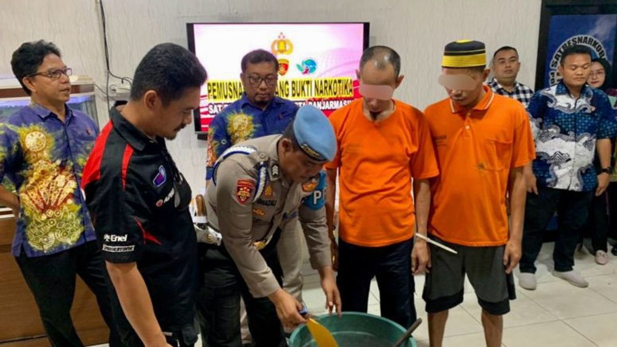 Banjarmasin Police Destroy Thousands Of Ecstasy Items