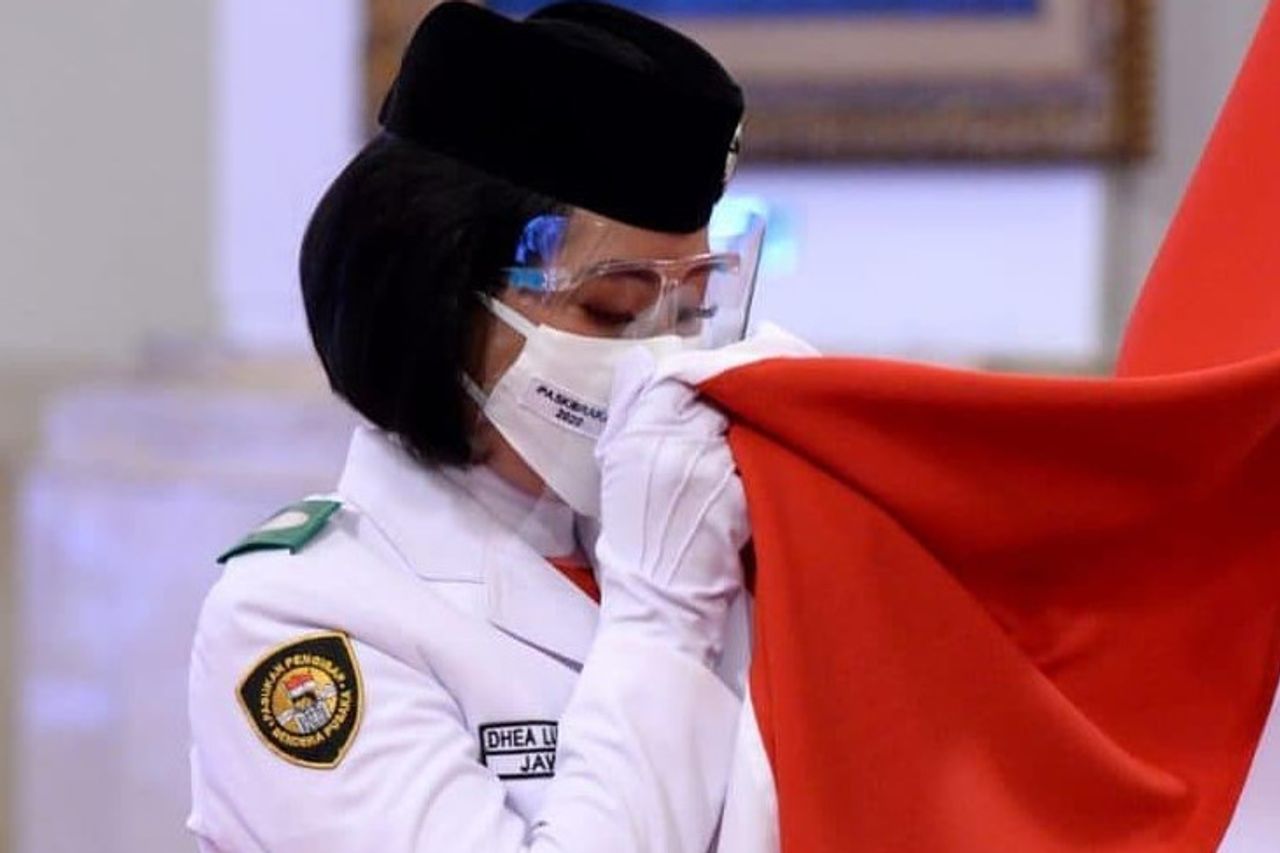 Jokowi Kukuhkan Paskibraka Peringatan HUT ke-75 RI