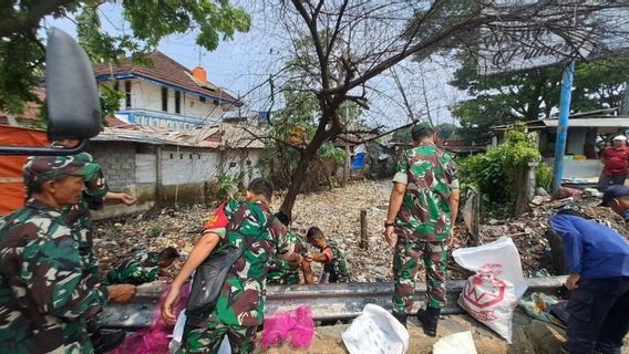 Garbage At Ciawi Intersection Reaches 35 Tons