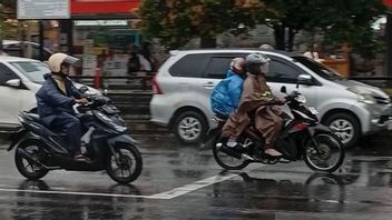 Cuaca Hari Ini: Kondisi Berawan hingga Hujan Petir di Berbagai Wilayah