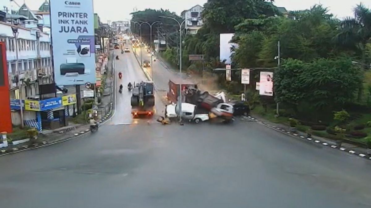 حادث مميت في Balikpapan، شرق كاليمانتان الشرطة: وصف السائق، شاحنة شهدت الفرامل بلونج