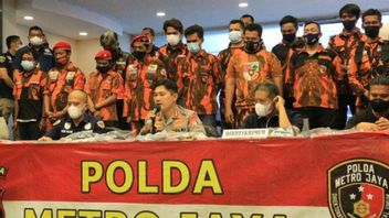 Action Rapide De La Police Du Métro Pour Enquêter Sur La Brutalité De La Manifestation De Pemuda Pancasila