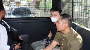 警察市民事務所が800人のインドネシア人を騙すWN中国人を逮捕
