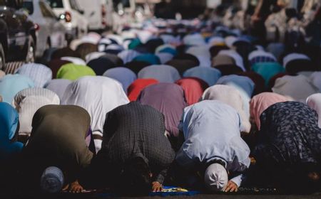 Warga di Palangkaraya Boleh Salat Berjemaah Tanpa Masker, Asalkan Sehat