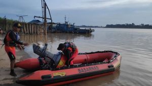Tim SAR Cari ABK Tenggelam Saat Bersihkan Kapal di Sungai Batanghari