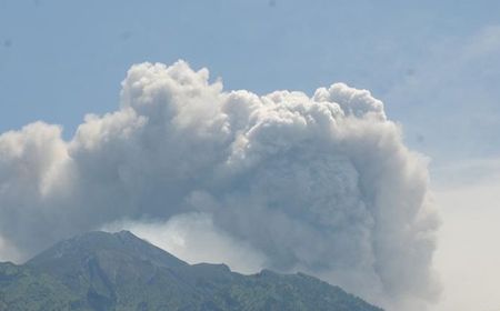 Bupati Magelang Minta Masyarakat Waspada, Menjauhi Puncak Merapi