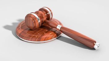 10月27日,吉利特拉旺甘对努尔哈迪准将的谋杀案的第一次听证会举行。