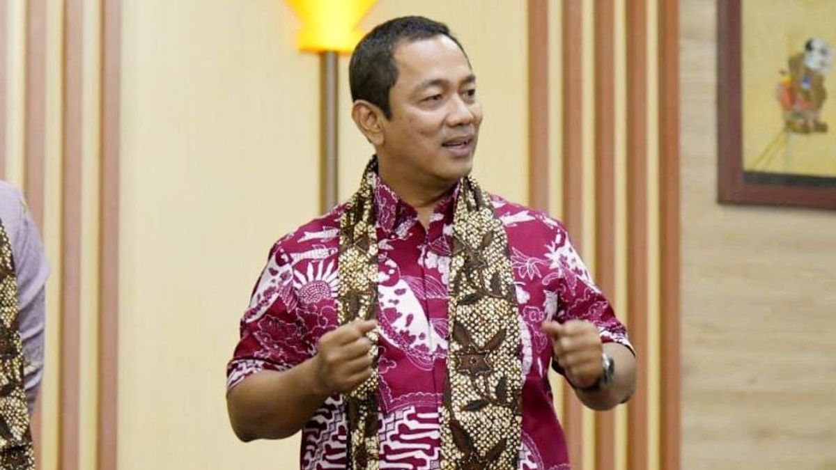 الرئيس السابق لفولكوت سيمارانغ هندران بريهادي لا تعليق على قابلية انتخاب مونسر في انتخابات حاكم جاوة الوسطى