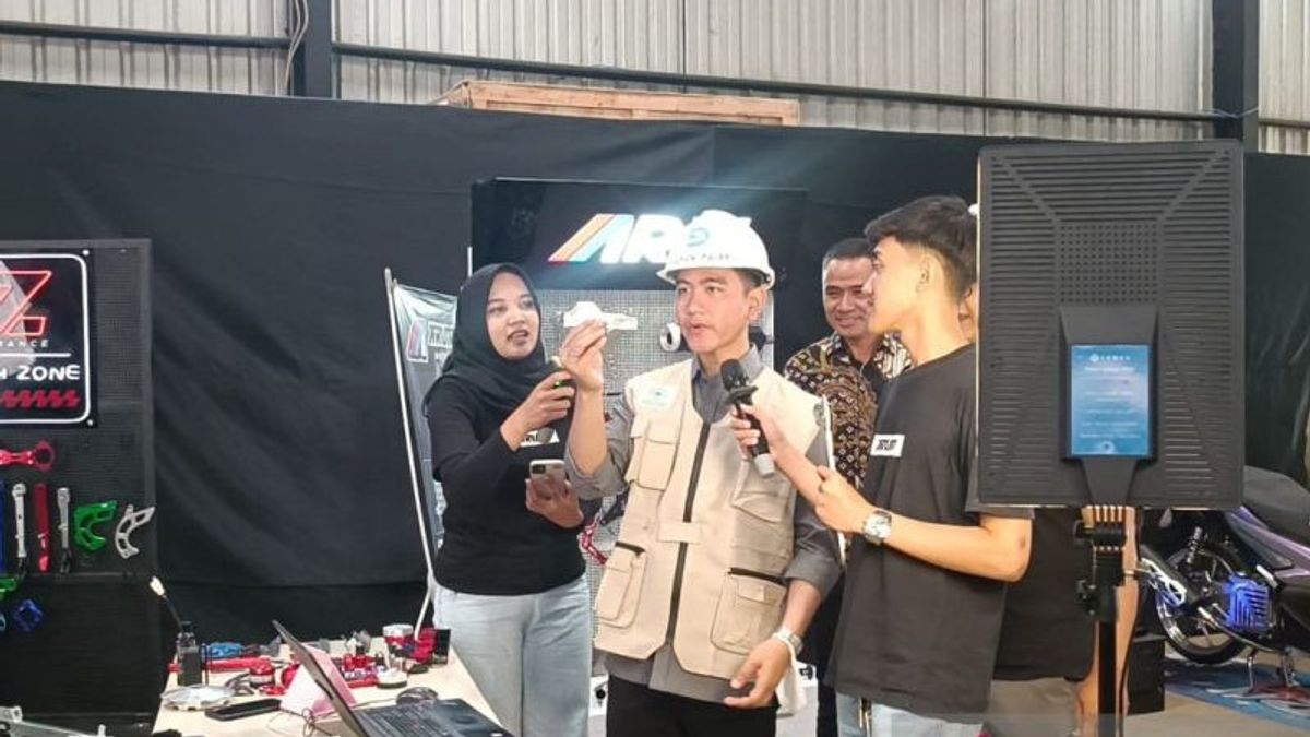 纪伯伦在访问萨拉蒂加工厂时,成为TikTok上Dadakan的东道主:购买原始的,印尼制造!