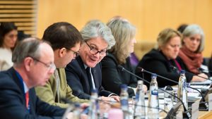 Komisi Industri Uni Eropa Usulkan Pembahasan tentang UU Kecerdasan Buatan