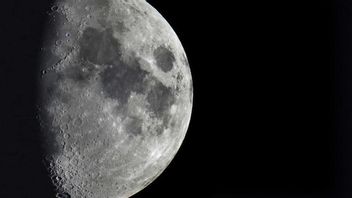 美国宇航局和美国政府计划在月球背面建造望远镜，在大爆炸后寻找古老的无线电波