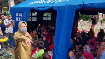 Visit Sigi Flood Victims, Social Minister Risma Asks Refugee Locations To Stay Standing Until December 2022