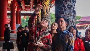 Konjen China Ikut Perayaan Imlek di Kelenteng Sam Poo Kong Semarang