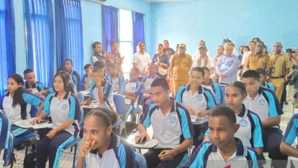 Abdul Mu'ti Menegaskan Perlunya Memperkuat Digitalisasi dan Pangkas Kesenjangan di Teluk Bintuni