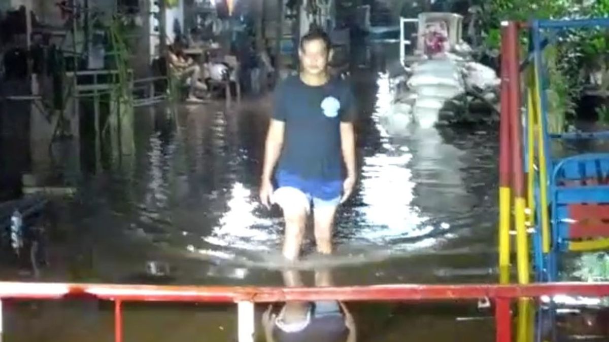Kali Krukut Meluap, Permukiman di Cilandak Timur Terendam Banjir 80 Sentimeter