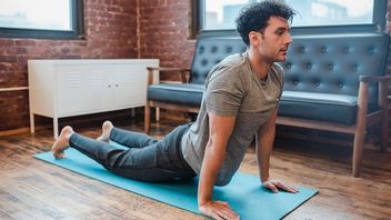 6 Pose Yoga yang Bisa Bantu Aktivitas Seks dengan Pasangan Lebih Nikmat