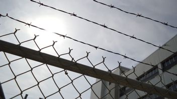 ブキティンギ刑務所はタバコの包み紙の中のマリファナの刑務所への密輸を阻止する