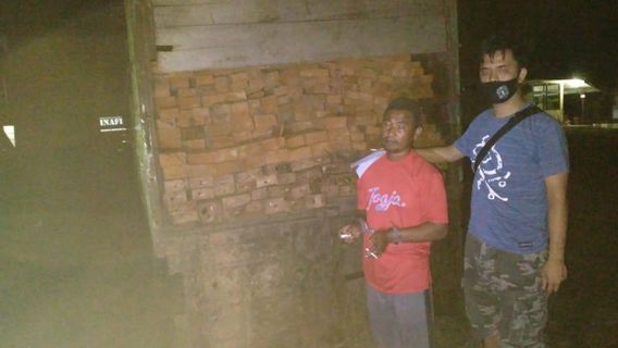 Mukomuko Regional Police Investigate 4 Illegal Logging Perpetrators, 215 Logs And Hino Trucks As Evidence