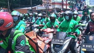 Ribuan Ojol di Surabaya Demo di Kantor Dishub Jatim Tuntut Pemerintah Revisi Tarif Batas Dasar