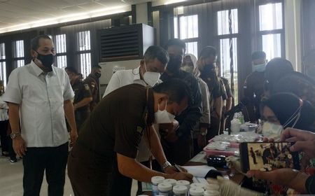 Kejati Kalbar Gelar Tes Urine Dadakan 200 Pegawai