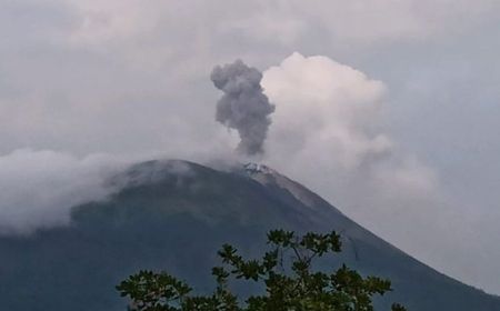 PVMBG Laporkan Erupsi Gunung Ile Lewotolok Lembata NTT Masih Berlangsung dan Cenderung Meningkat