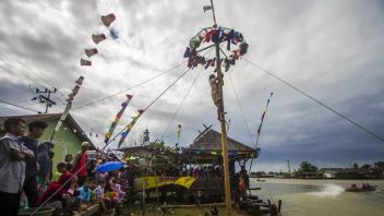 The Regency Government Distributes A Budget Of IDR 1 Billion For The 77th Indonesian Independence Day In Yahukimo Papua, Including For Pinang Climbing Competition