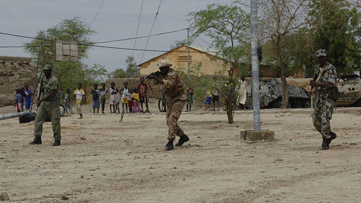 Wave Of Attacks In Mali Kills 20 People, Houses Burned