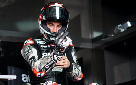 Helm, Sepatu dan Sarung Tangan Balap Maverick Vinales yang Sudah Ditandatangani Dilelang: Hasilnya untuk Badan Amal